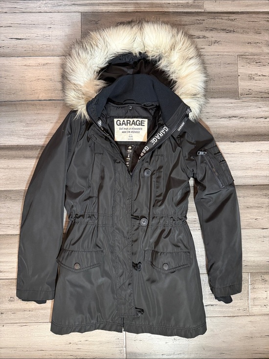 Garage Jackets & Blazers - NWOT Garage Black Faux-Fur Trim Hooded Puffer Parka
